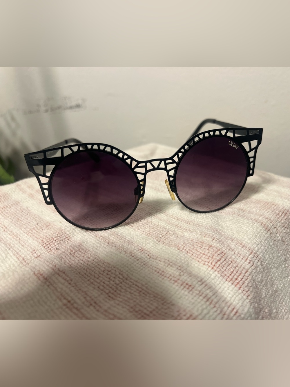 Quay Australia Fleur Black Cutout Frame Sunglasses with Purple Gradient Lenses